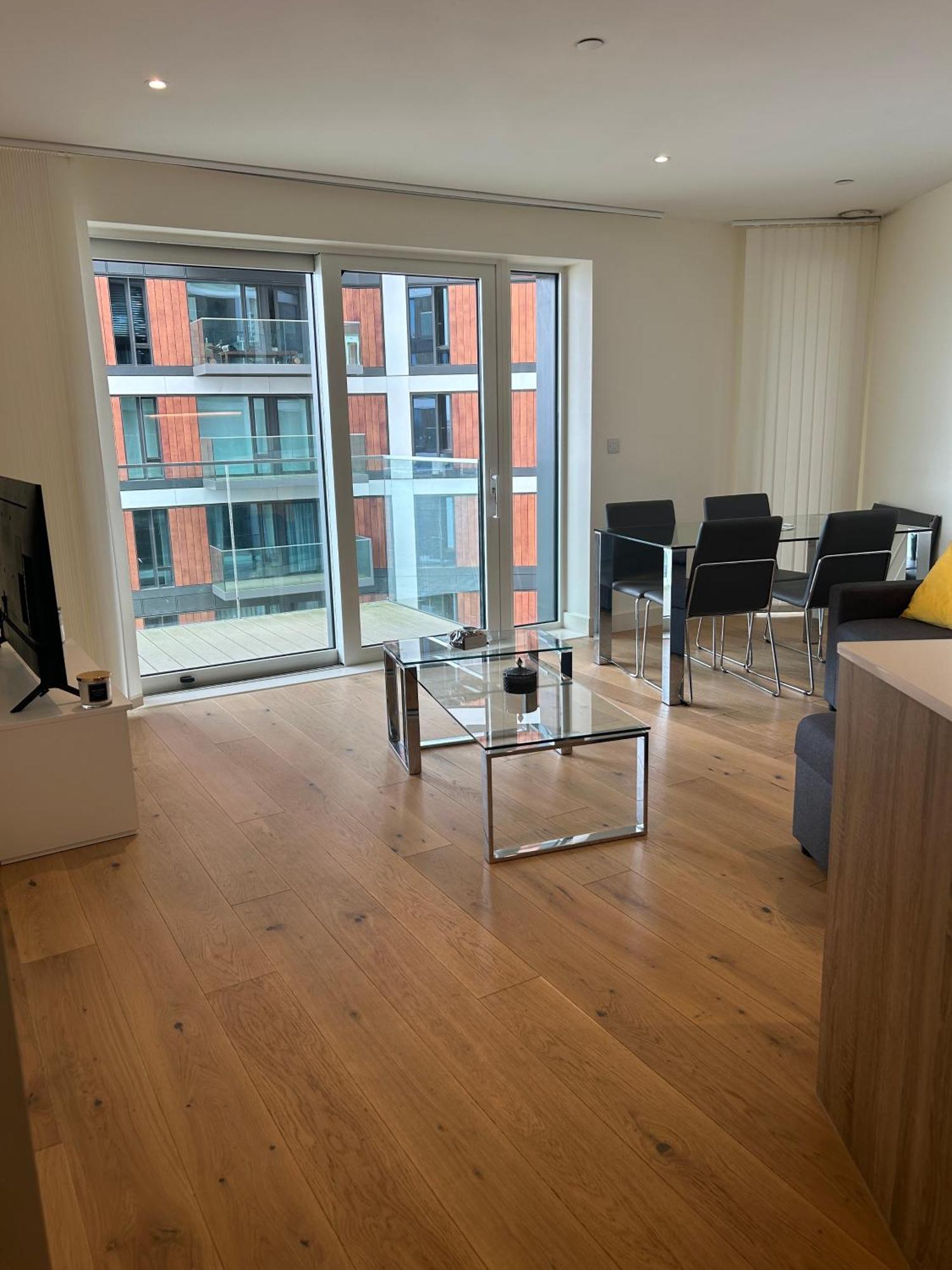 Luxury Riverside Apt With Easy Access To Central London, O2, Excel Centre And Parking Exterior photo